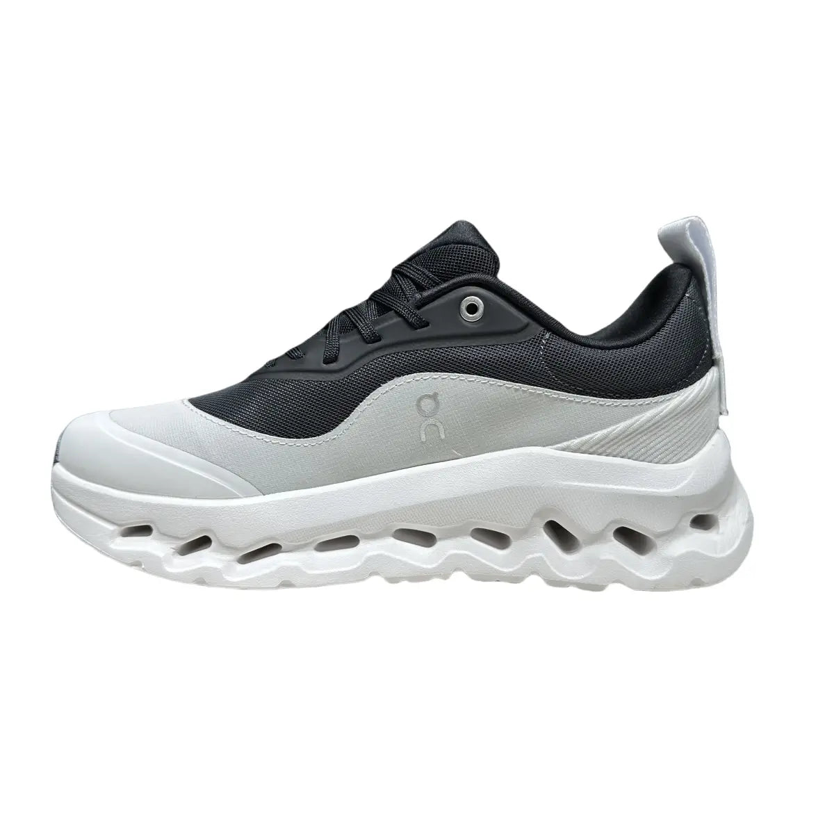 On LOEWE x Cloudtilt 2.0 Women's White/Black